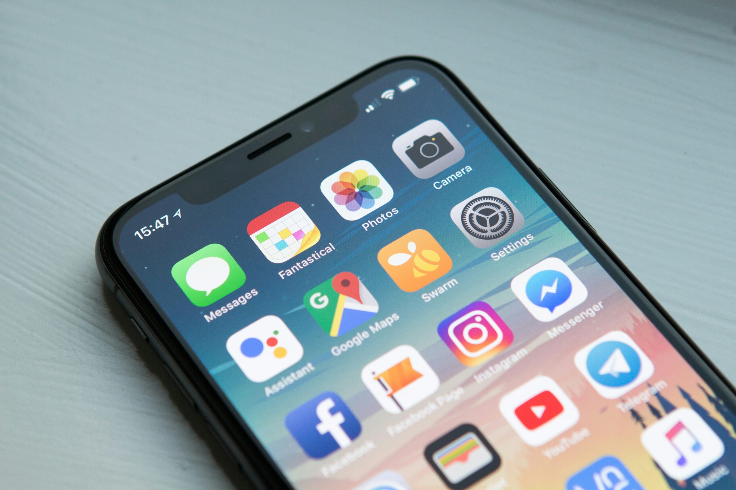 Perbandingan Google Maps vs Google Maps Go (Foto: Unsplash/William Hook)